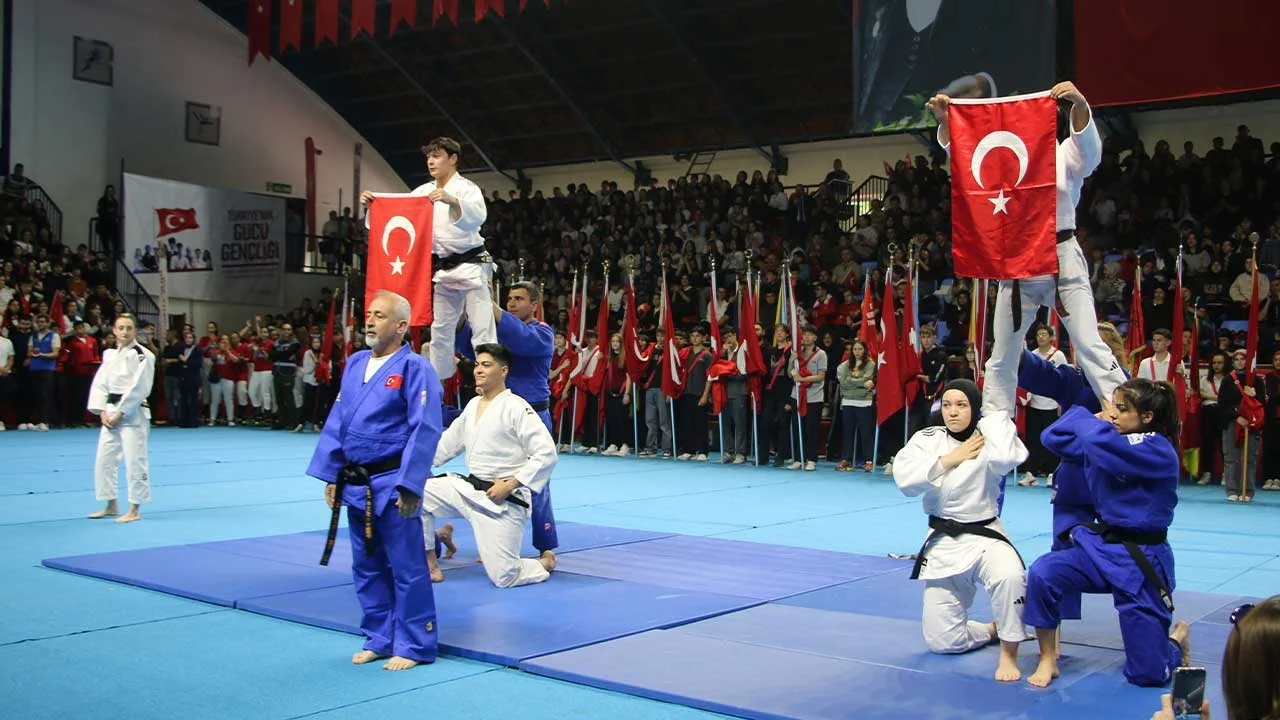 19 Mayıs Kütahya'da Coşkuyla Kutlandı11