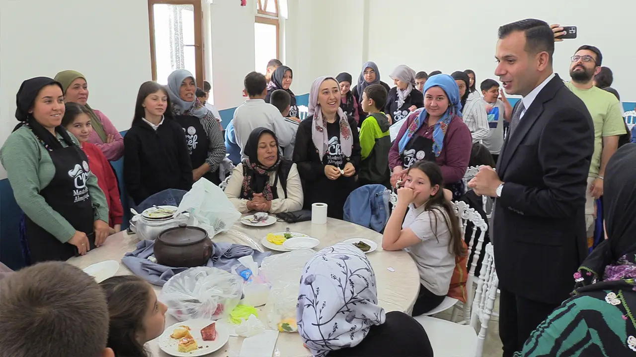 Afyonkarahisar'da Veliler Arasında Yemek Yarışması Düzenlendi1