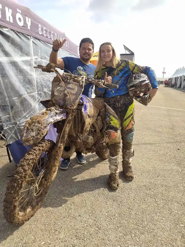 Baba Teşvikiyle Motokrosa Başlayan Genç Kızlar Türkiye’yi Temsil Ediyor