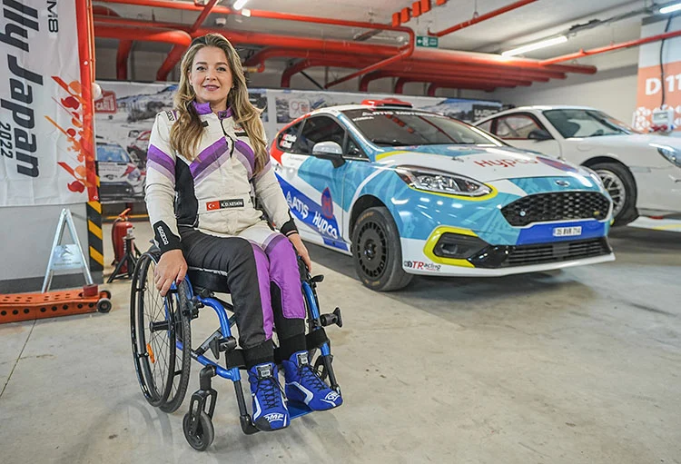 Bedensel Engeline Rağmen Ralli Şampiyonluğuna Koşuyor (2)