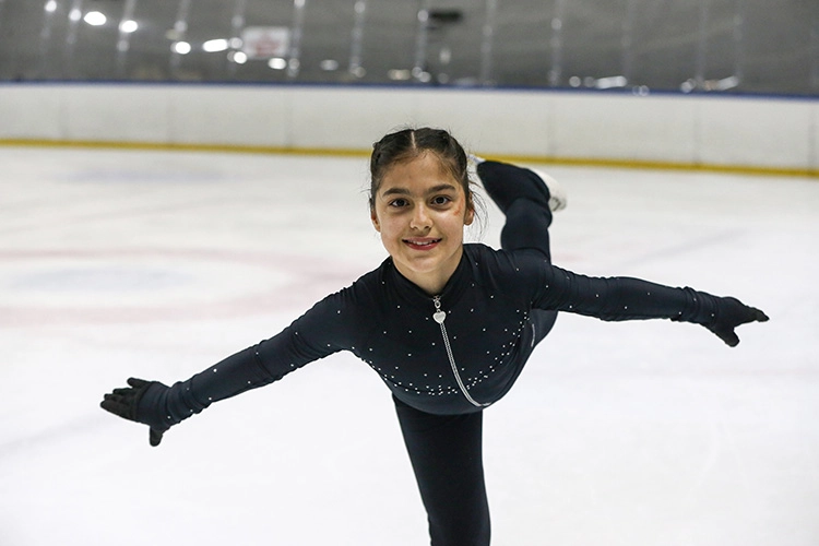 Çalışmalarıyla Uluslararası Buz Pateni Olmaya Başardı (1)