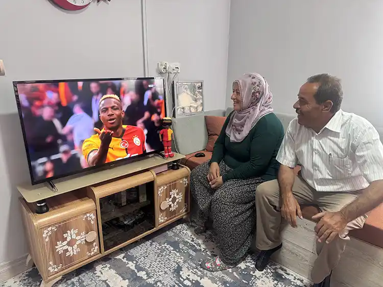 Çiftçi Kadın Ördüğü Osimhen Bebeğini Yıldız Futbolcuya Ulaştırmak Istiyor (4)