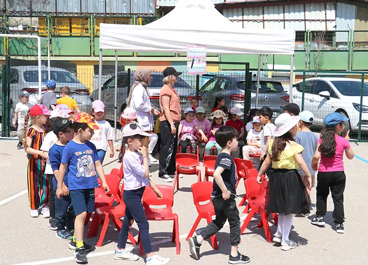 Çocuklar Oyuncu Okul Projesiyle Hem Eğleniyor Hem Öğreniyor1