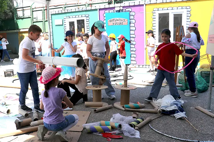 Çocuklar Oyuncu Okul Projesiyle Hem Eğleniyor Hem Öğreniyor4