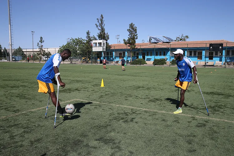 Engelleri Futbolla Aştı Ampute Liginin Kenyalı Golcüsü1