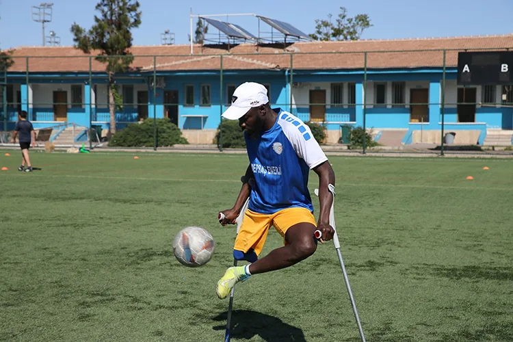 Engelleri Futbolla Aştı Ampute Liginin Kenyalı Golcüsü2