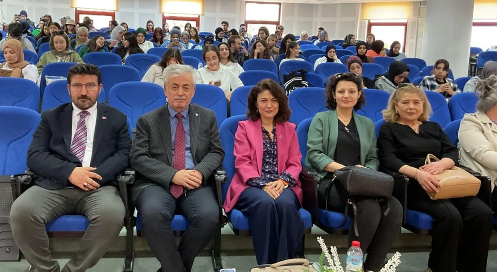 Kütahya Dpü’de Kadının Dünü, Bugünü Ve Yarını Konuşuldu