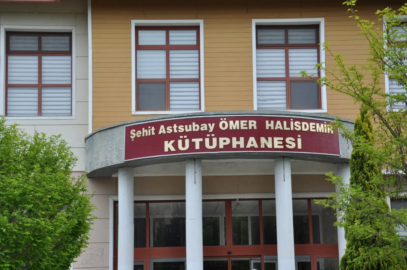 Kütahya Dpü’ye 4 Bin Kitap Bağışladı 5