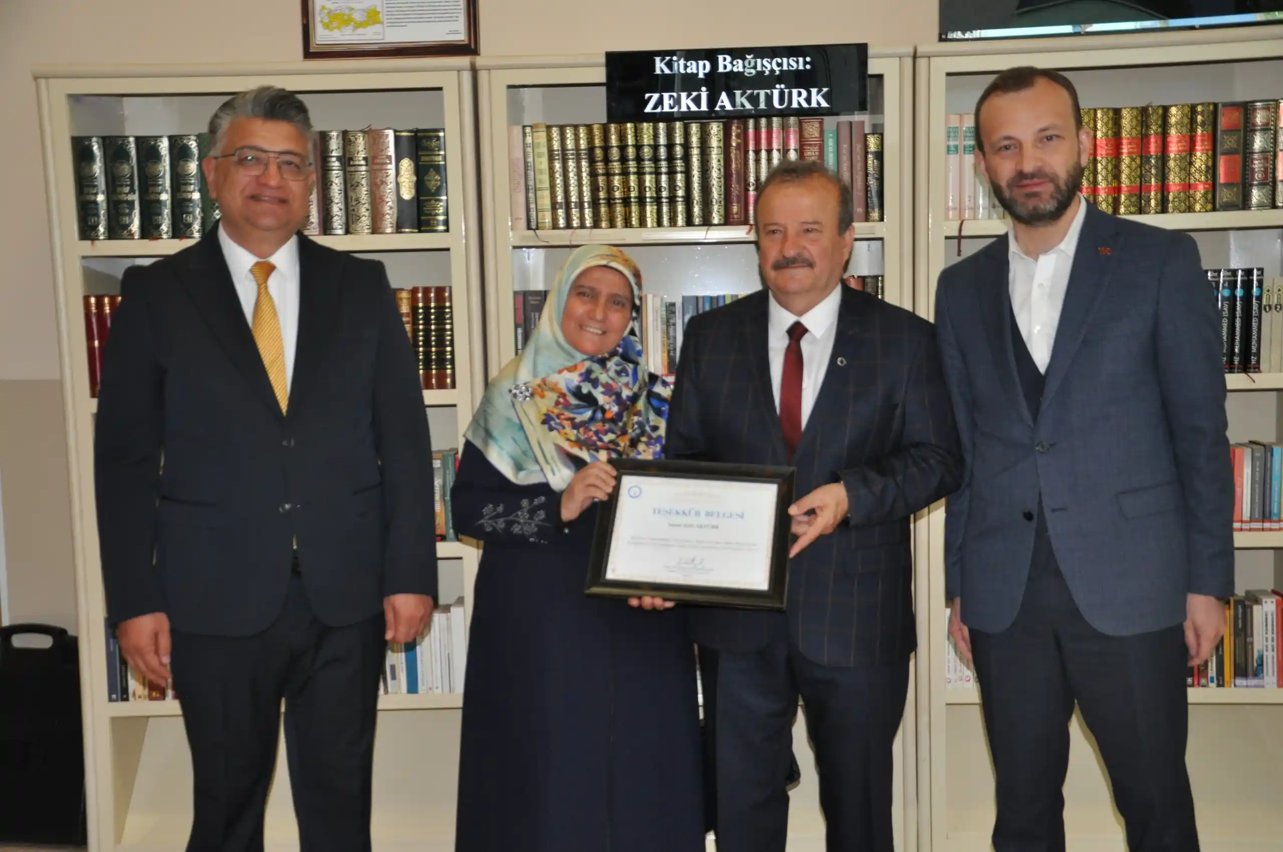 Kütahya Dpü’ye 4 Bin Kitap Bağışladı 