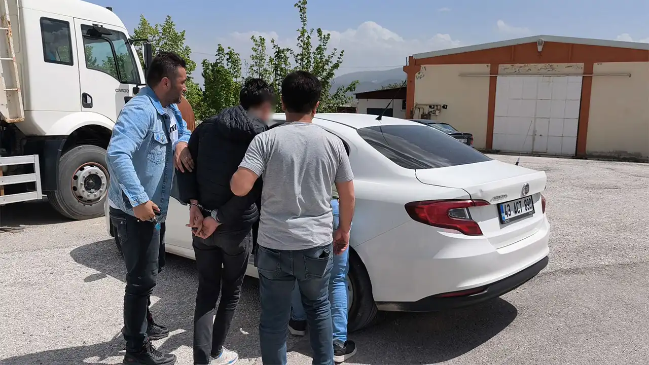 Kütahya Polisi Hırsızı Çatıda Yakaladı5