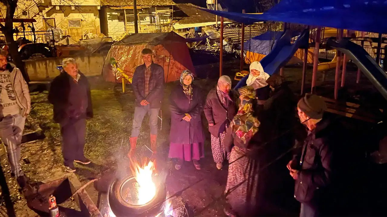 Kütahya Simav'da Korkulu Bekleyiş Sürüyor4