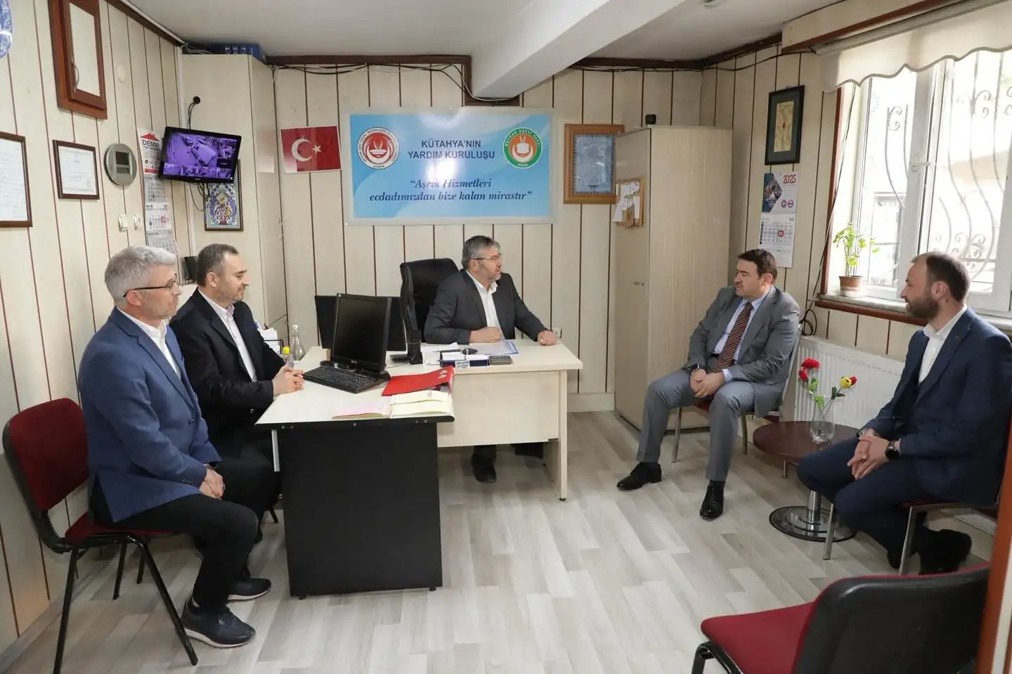 Kütahya Valisi Işın’dan Meydan Aşevi’ne Ziyaret