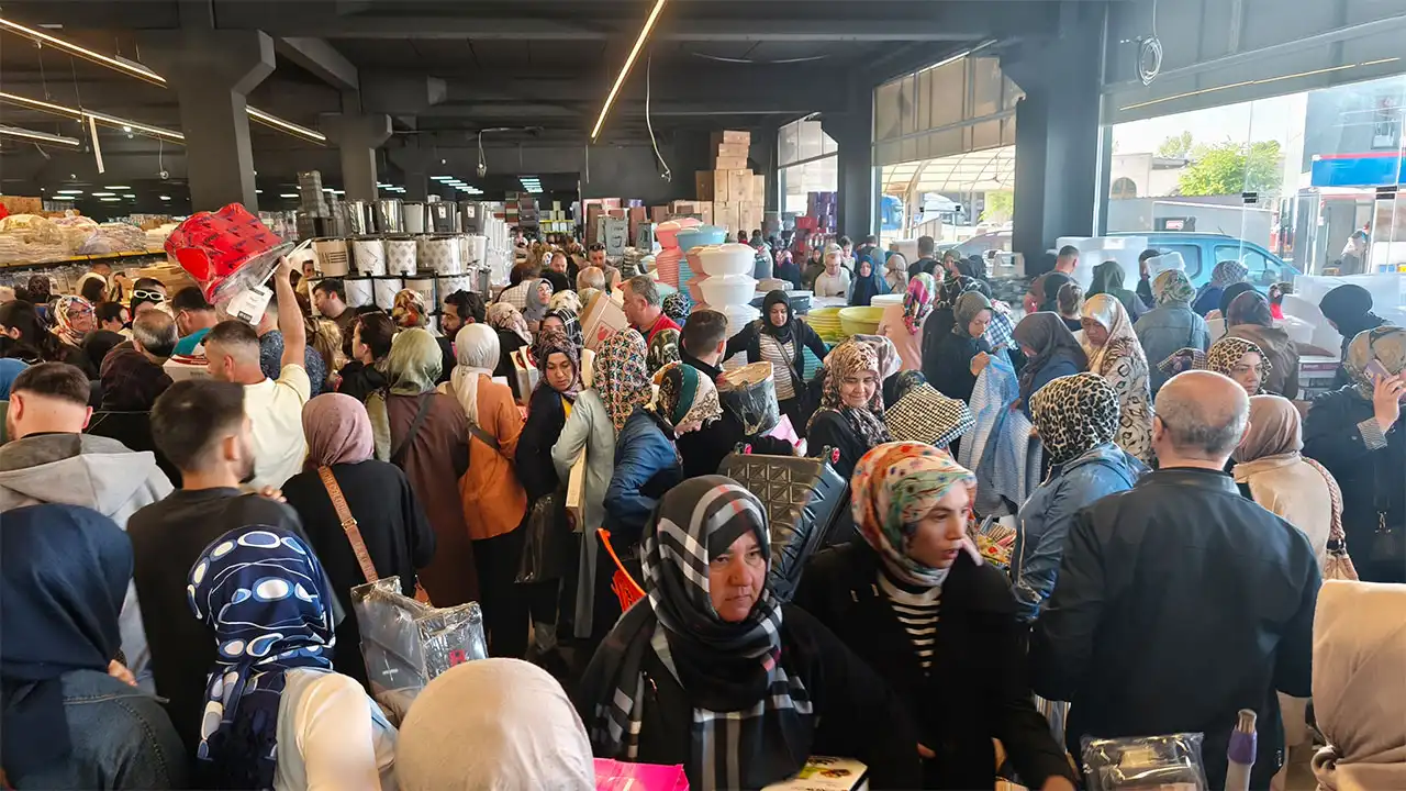 Kütahya’da “Açılışa Özel Indirim” Izdihamı3