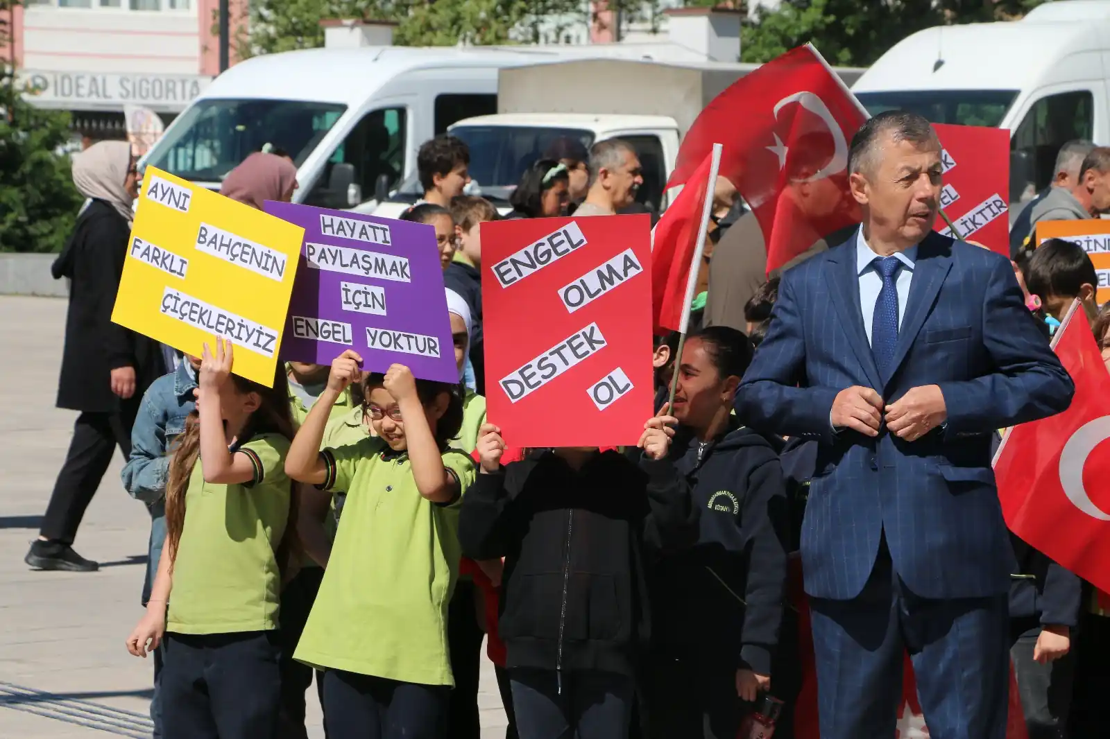 Kütahya’da Aile Ve Engellilere Yürüyüşle Dikkat Çektiler1