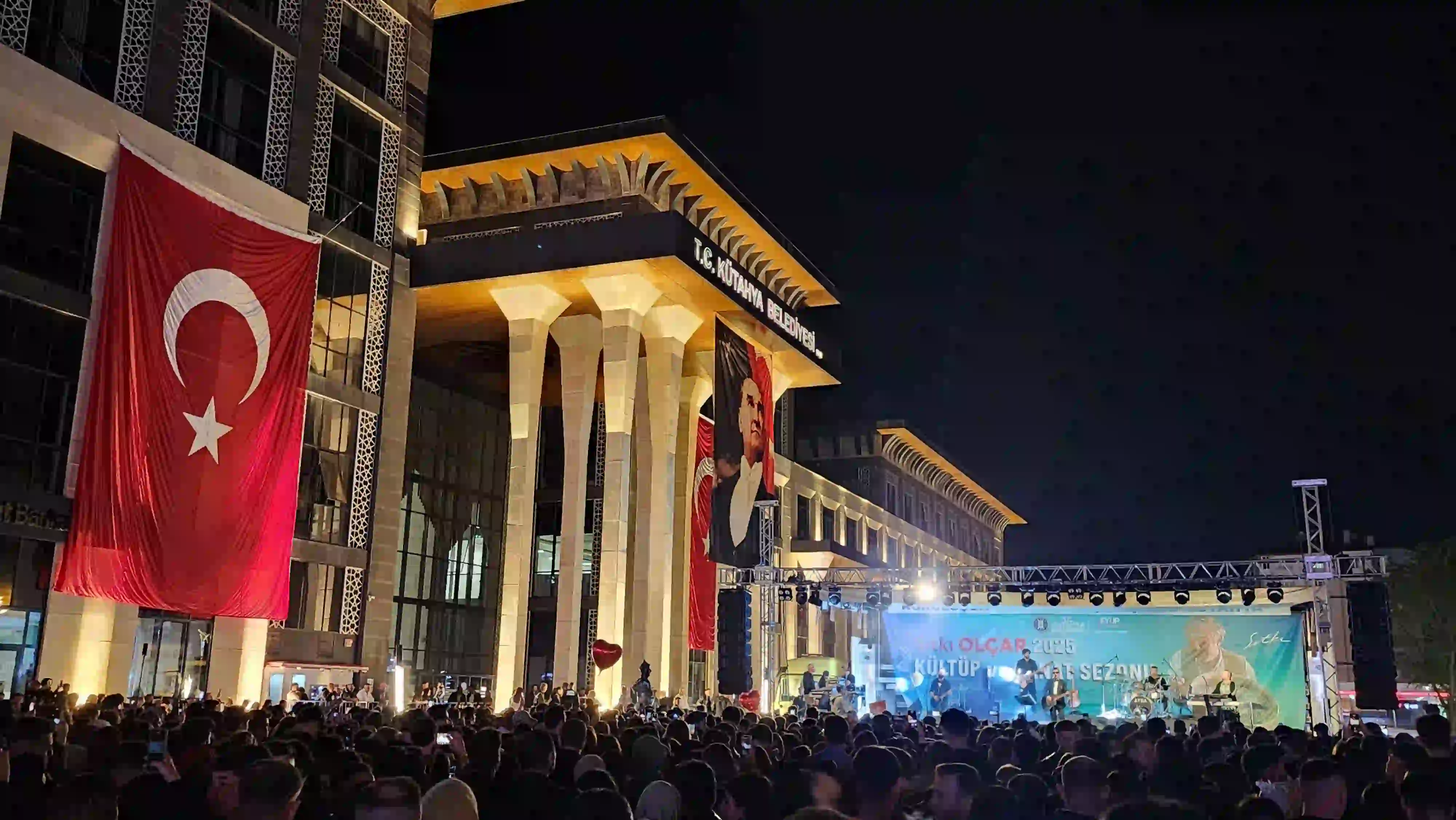 Kütahya’da Ayna Grubu Sevenleriyle Buluştu