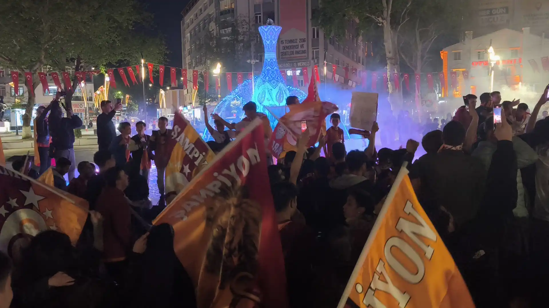 Kütahya’da Binlerce Taraftar Galatasaray’ın Şampiyonluğunu Kutladı2