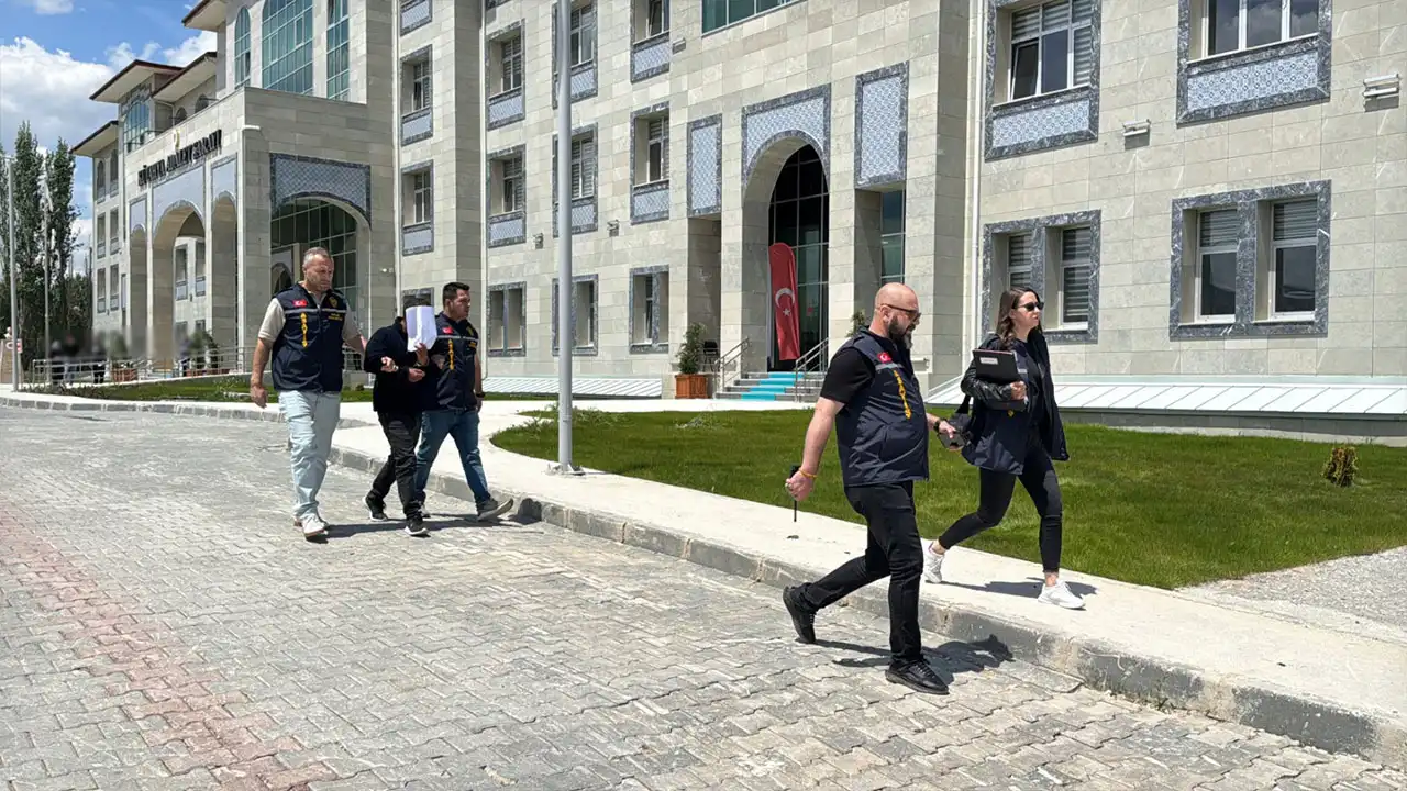 Kütahya'da Çocuk Istismarcısı Zanlı Tutuklandı3