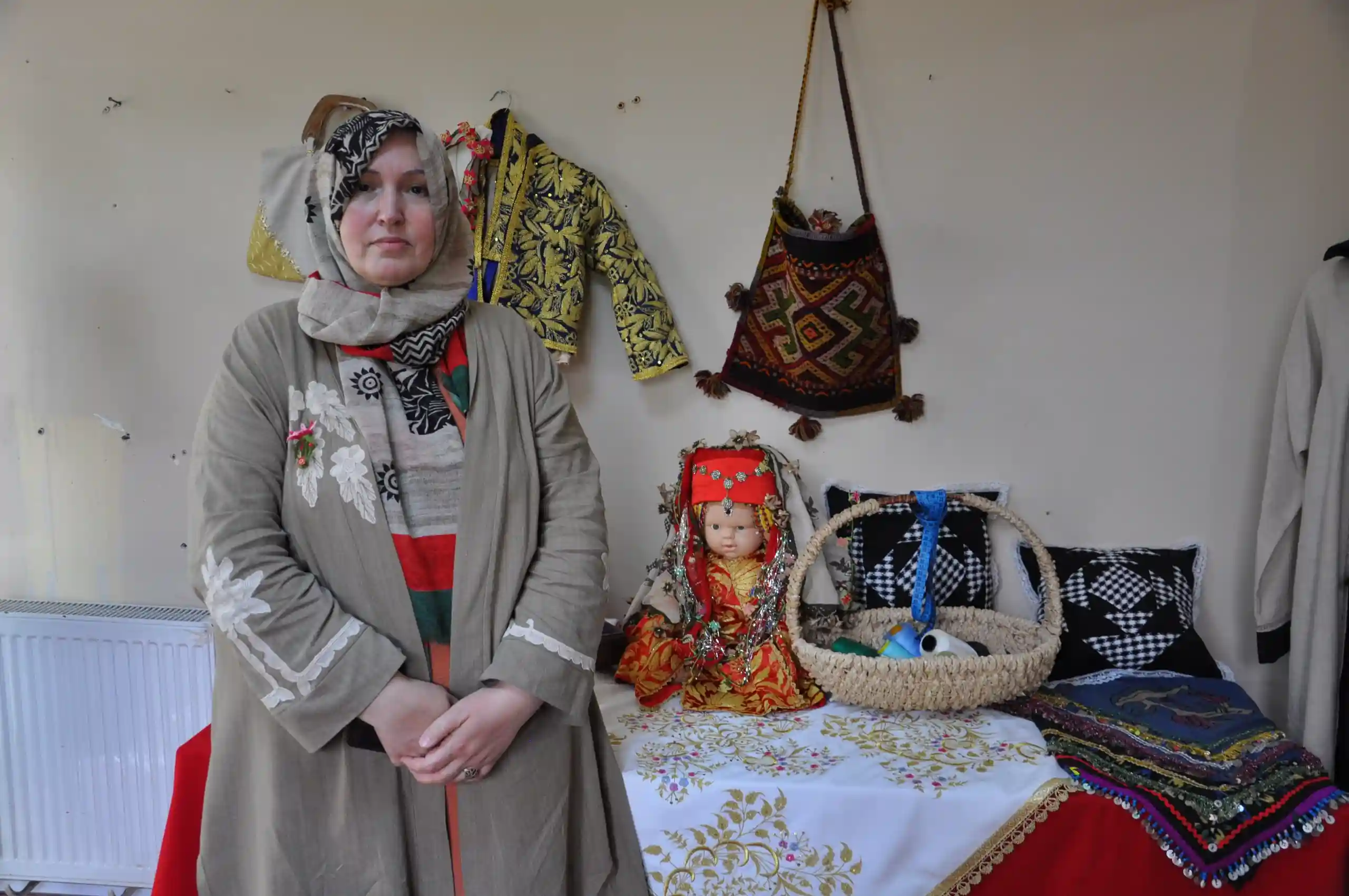 Kütahya’da Ev Hanımları Kıyafet Tasarımlarını Sergiledi