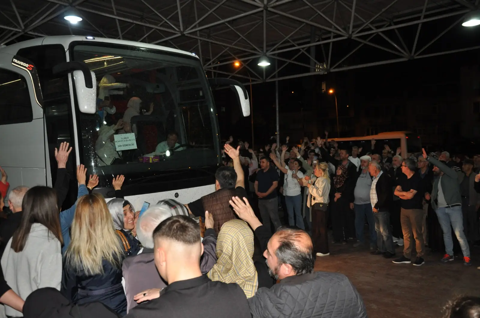 Kütahya’da Hacı Kafilesi Dualarla Uğurlandı 2