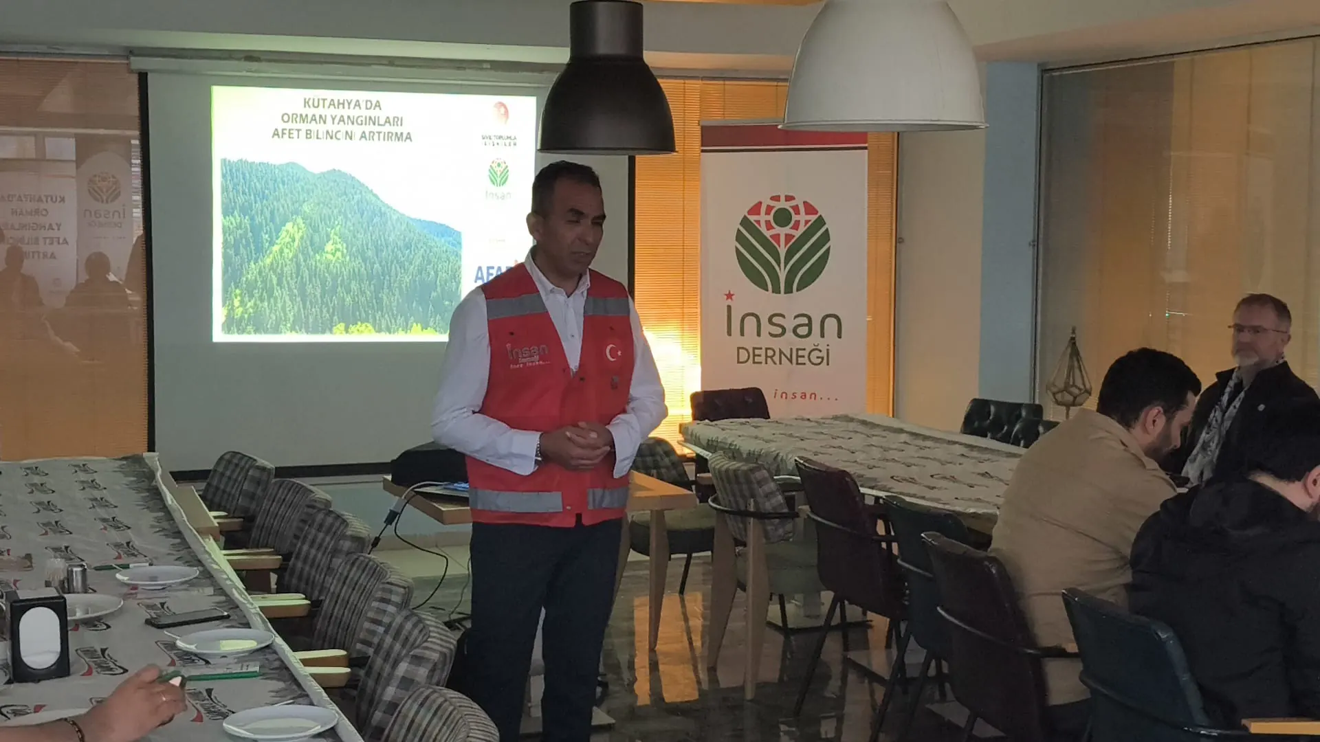 Kütahya’da İnsan Derneği, Projede Bin Öğrenciye Ulaştı1