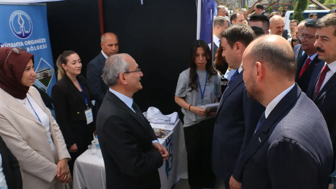 Kütahya’da Istihdam Ve Kariyer Fuarı Başladı3