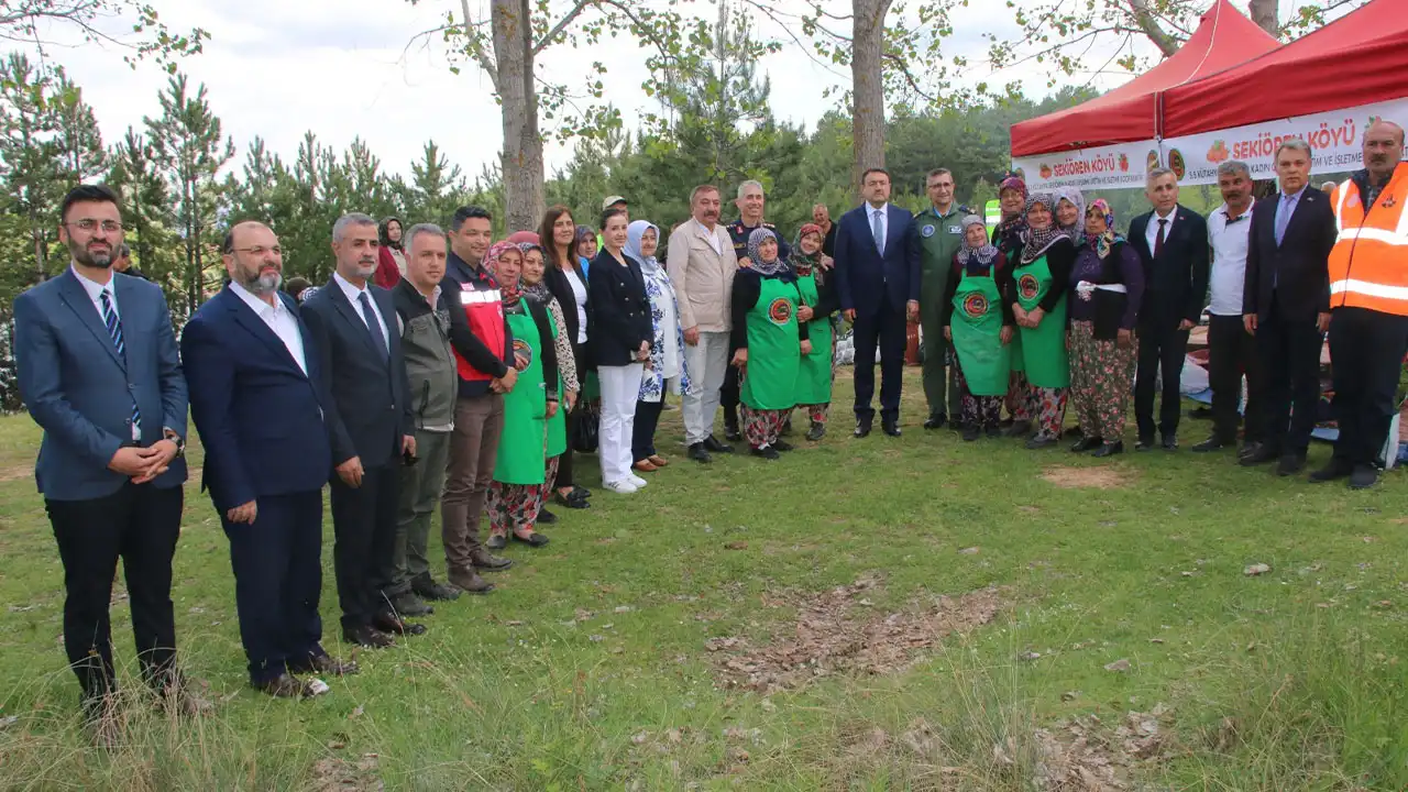 Kütahya’da Kadın Üreticilere 1500 Fidan Dağıtıldı4