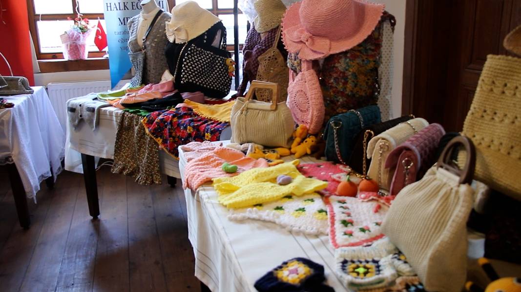 Kütahya’da Kursiyerlerin El Hünerleri Sergilendi  (2)