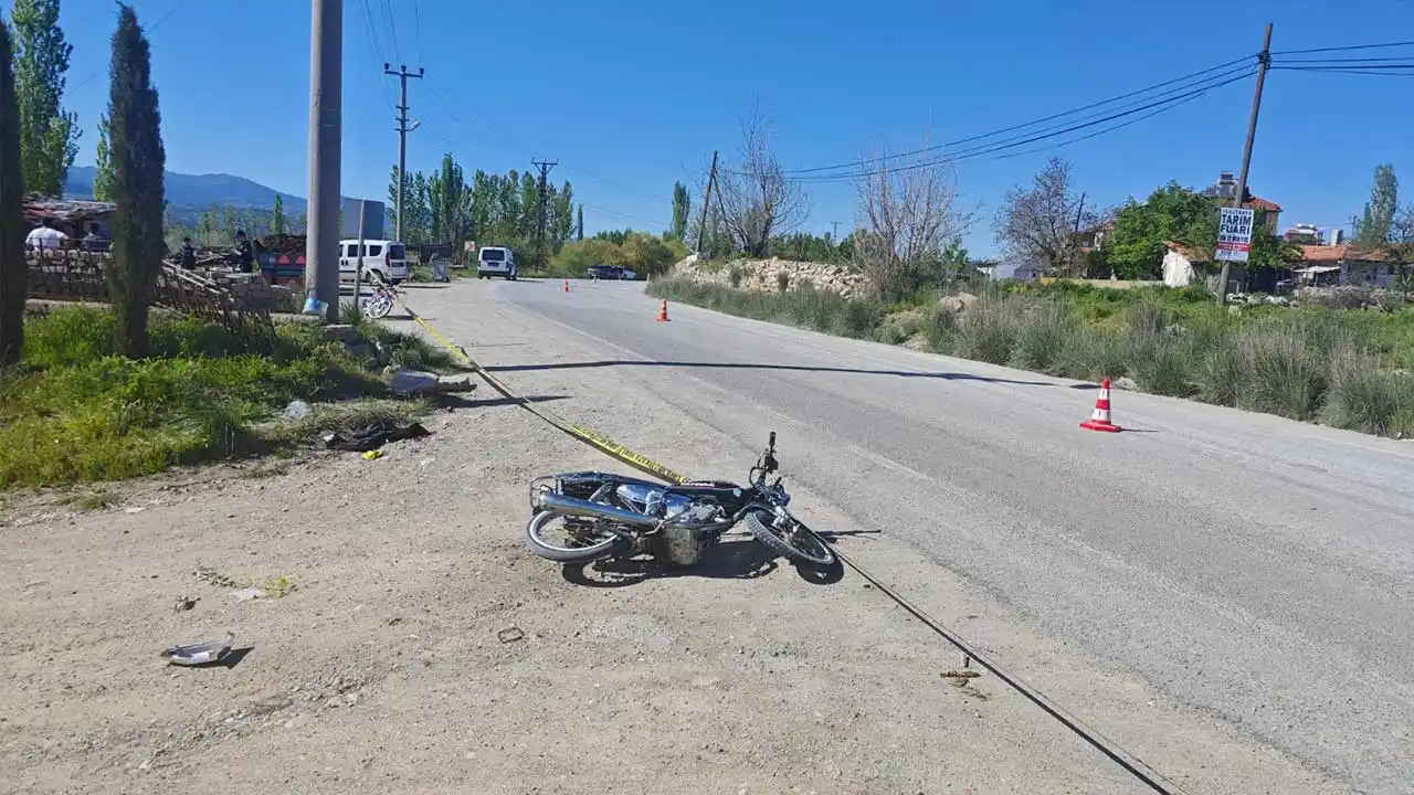 Kütahya'da Motosiklet Kazası, Genç Ağır Yaralı3