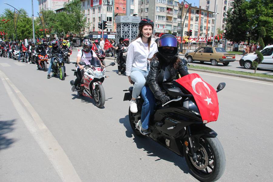 Kütahya’da Motosiklet Tutkunları 19 Mayıs Kortejinde Buluştu (3)