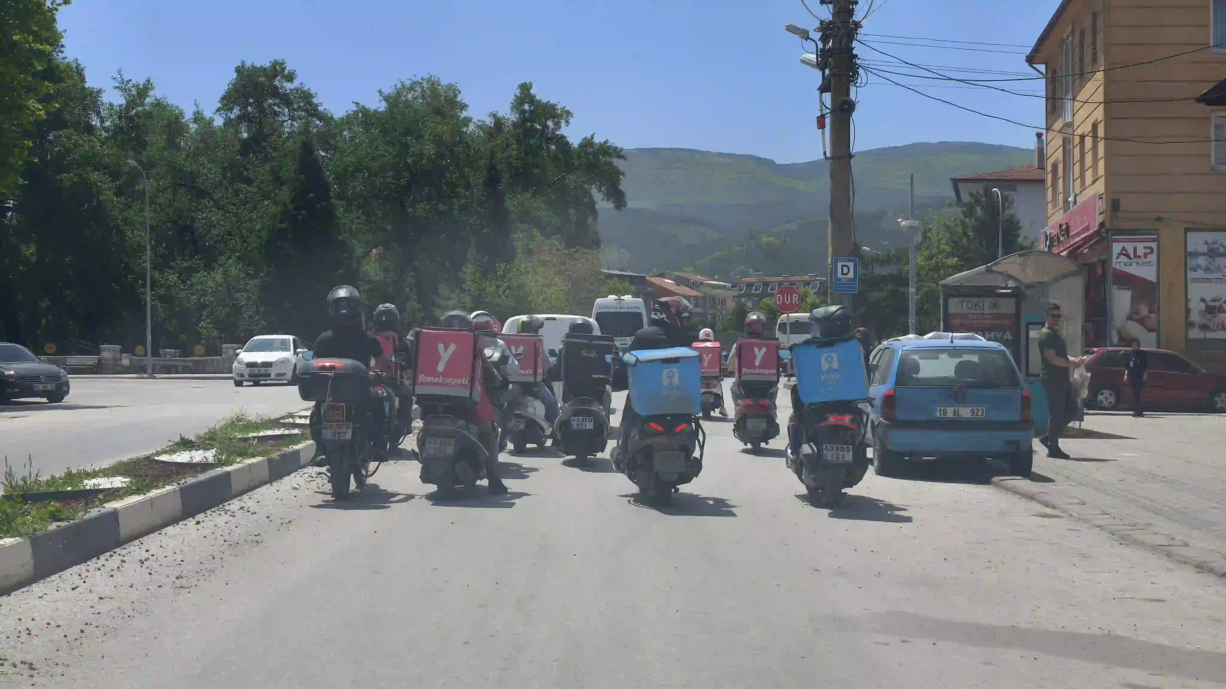 Kütahya'da Motosikletin Çarptığı Motokurye Öldü (2)