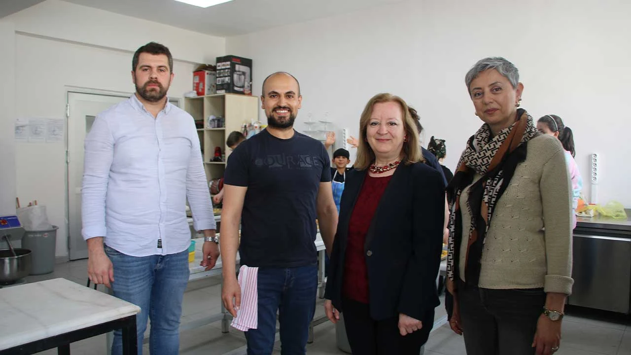 Kütahya’da Ortaokul Öğrencilerine Zanaat Öğretiliyor3