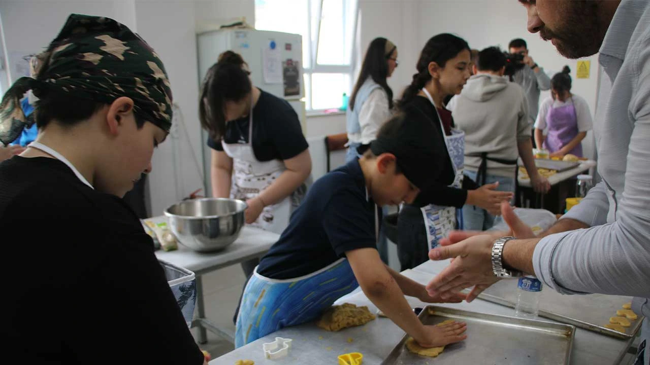 Kütahya’da Ortaokul Öğrencilerine Zanaat Öğretiliyor7