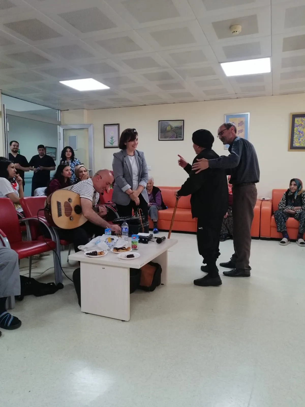 Kütahya’da Özel Öğrenciler, Yaşlılarla Buluştu