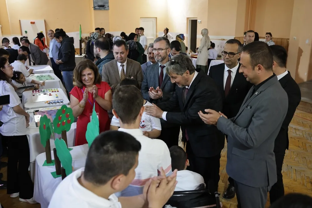 Kütahya’da Özel Öğrencilerden Tübitak Fuarı 2