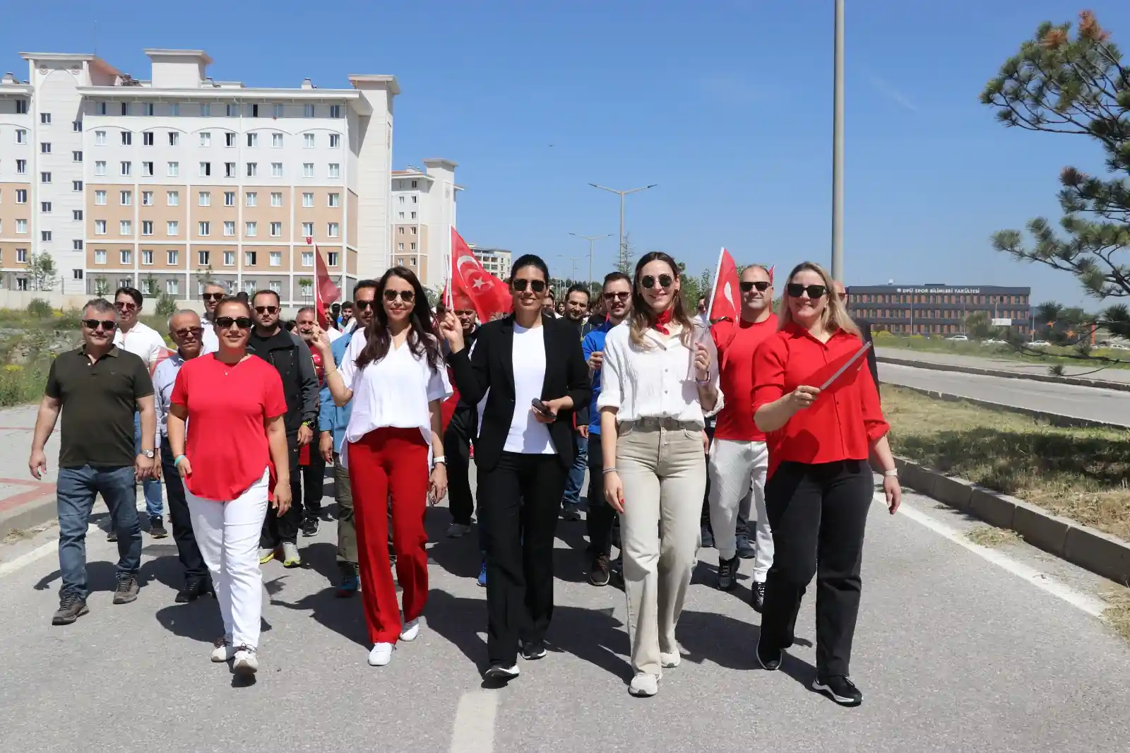 Kütahya’da Üniversite Öğrencileri Ve Akademisyenler Yürüdü 1