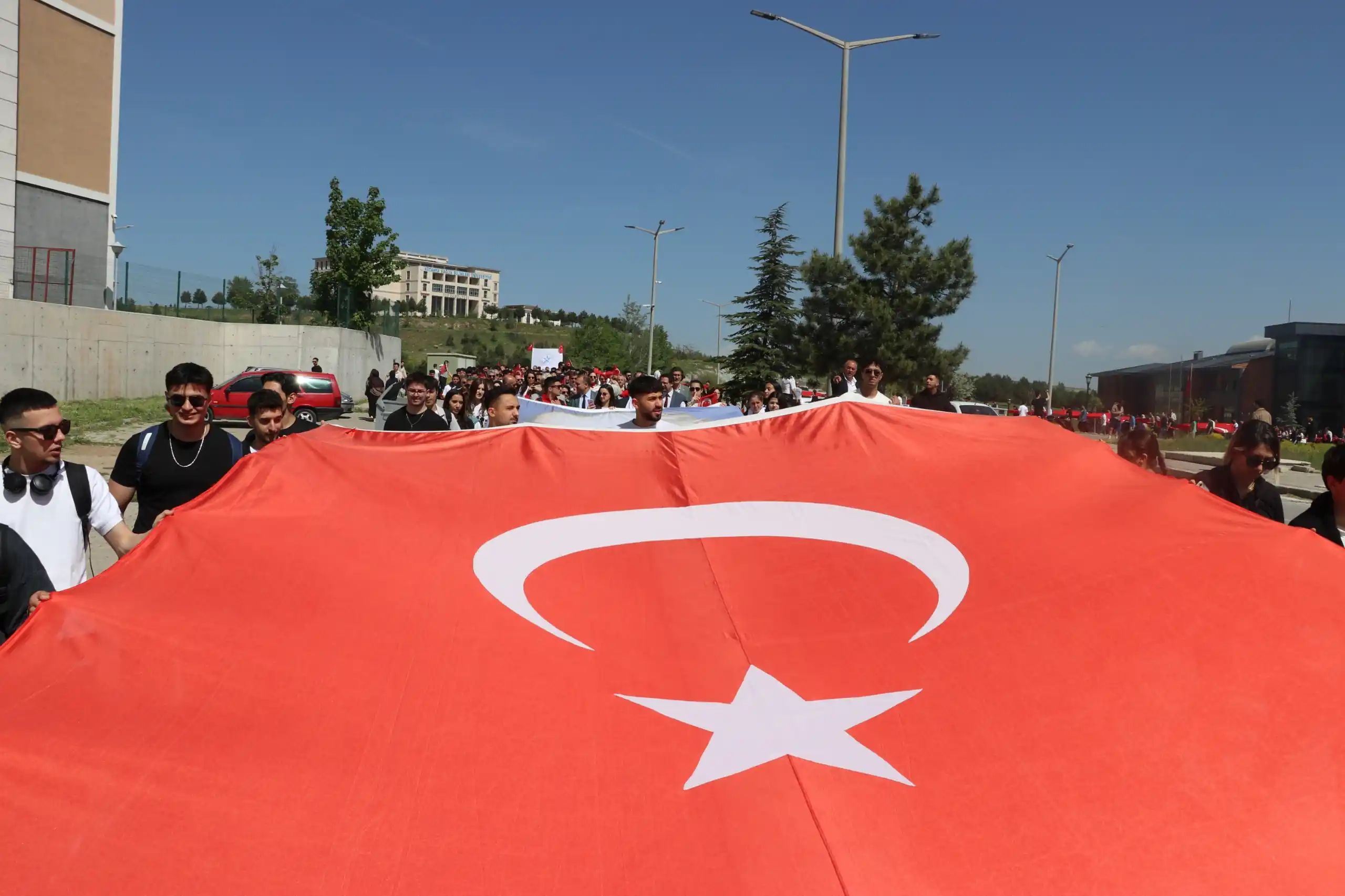 Kütahya’da Üniversite Öğrencileri Ve Akademisyenler Yürüdü