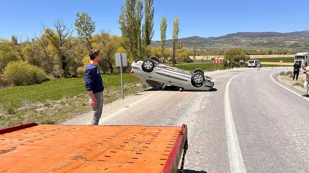 Kütahya'da Yaşlı Adam Cenazeye Giderken Kaza Yaptı3