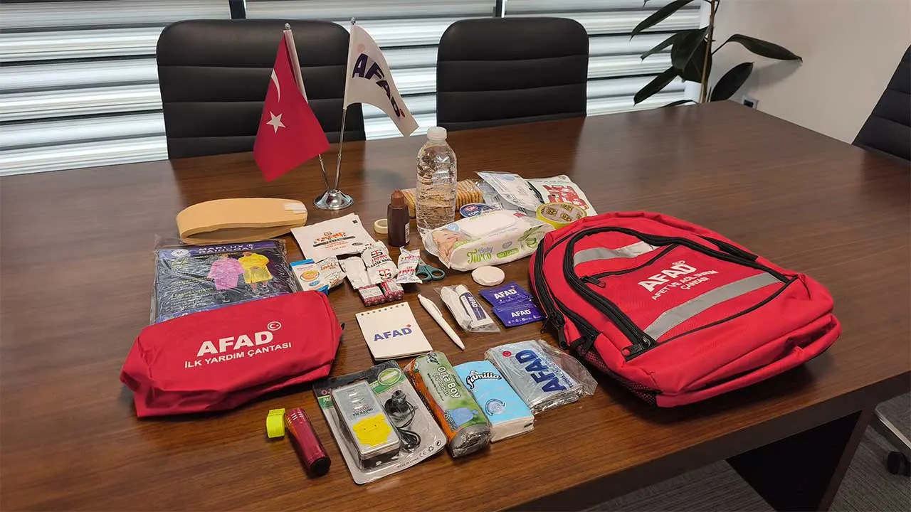 Kütahya’daki Sarsıntılar Nedeniyle “Deprem Çantası” Gündeme Geldi3