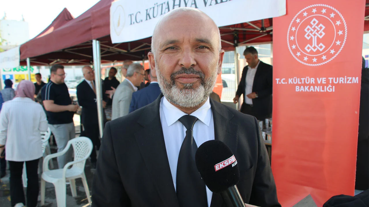 Kütahya’dan Geçenlere Yöresel Yiyecek Ikram Ettiler4