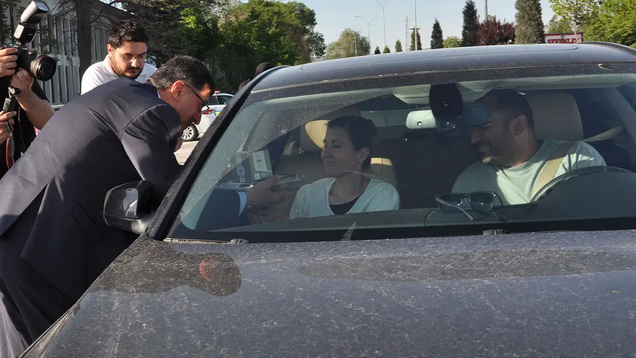 Kütahya’dan Geçenlere Yöresel Yiyecek Ikram Ettiler7