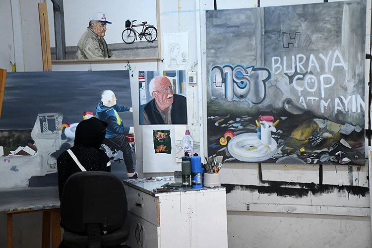 Makine Mezunu Genç Sanatçı Hiperrealist Resimleriyle Ödül Kazandı