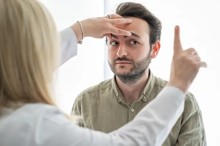 Ms Hastalığına Karşı Doktorluk Hayaline Tutunan Tıp Öğrencisi1