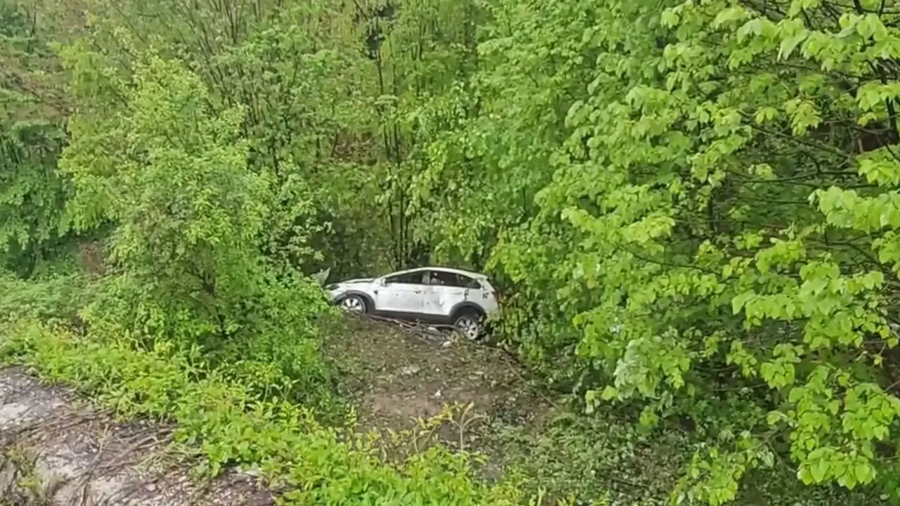 Otomobil Şarampole Devrildi 1 Ölü, 3 Yaralı2Jpg