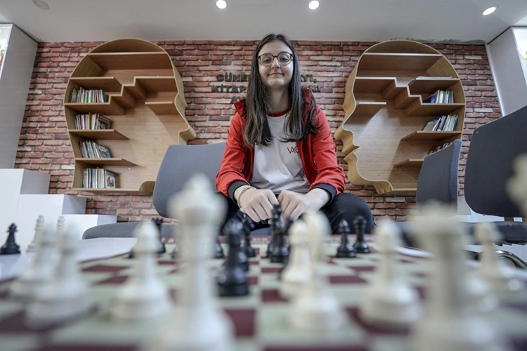 Satrançta Dünya Zirvesini Hedefliyor (1)