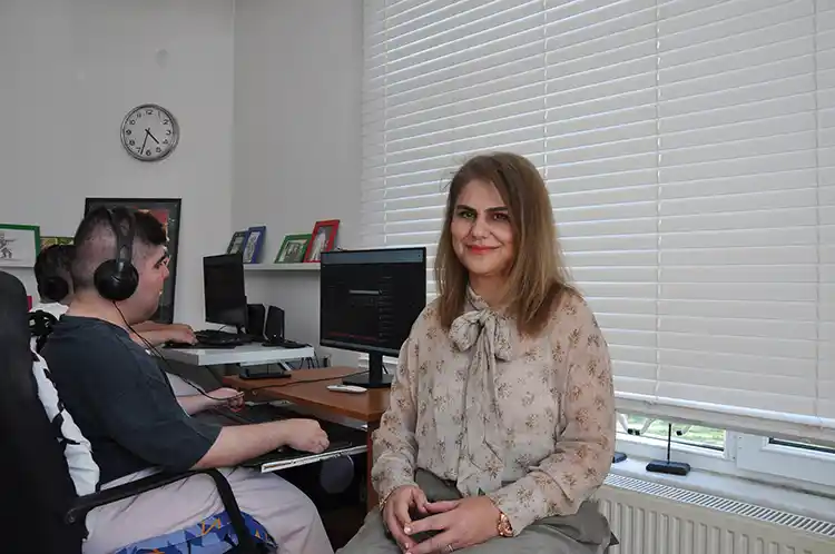 Yapay Zeka Engelleri Kaldırdı Ikizler Müzikle Hayata Tutundu