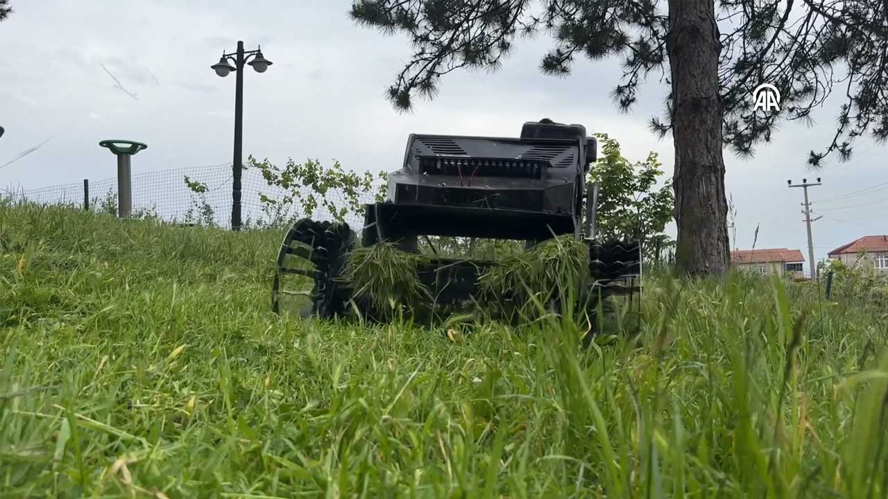 Yüksek Makine Mühendisi, Uzaktan Kumandalı Tırpan Makinesi Geliştirdi