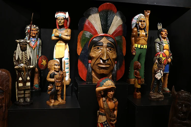 70 Ülkeden Topladığı Ahşap Heykelleri Sanatseverlerle Buluşturuyor2