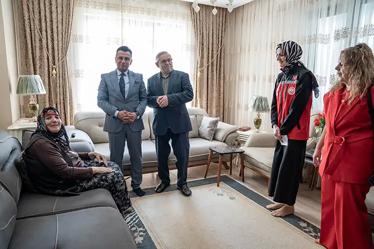 Babalar Günü’nde Şehit Babaları Ve Gazilere Vefa Ziyareti