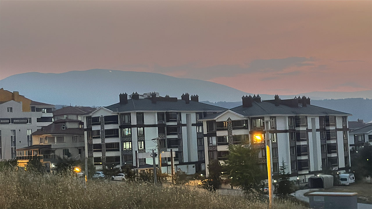 Bilecik'teki Orman Yangınının Dumanı Kütahya’ya Ulaştı2