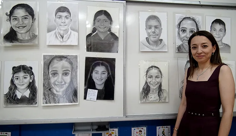 Çocuklara Ressamlardan Kara Kalem Portre Sürprizi1